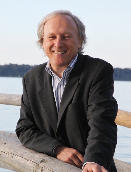 Seitenbild : Rainer Plum (Neuform)